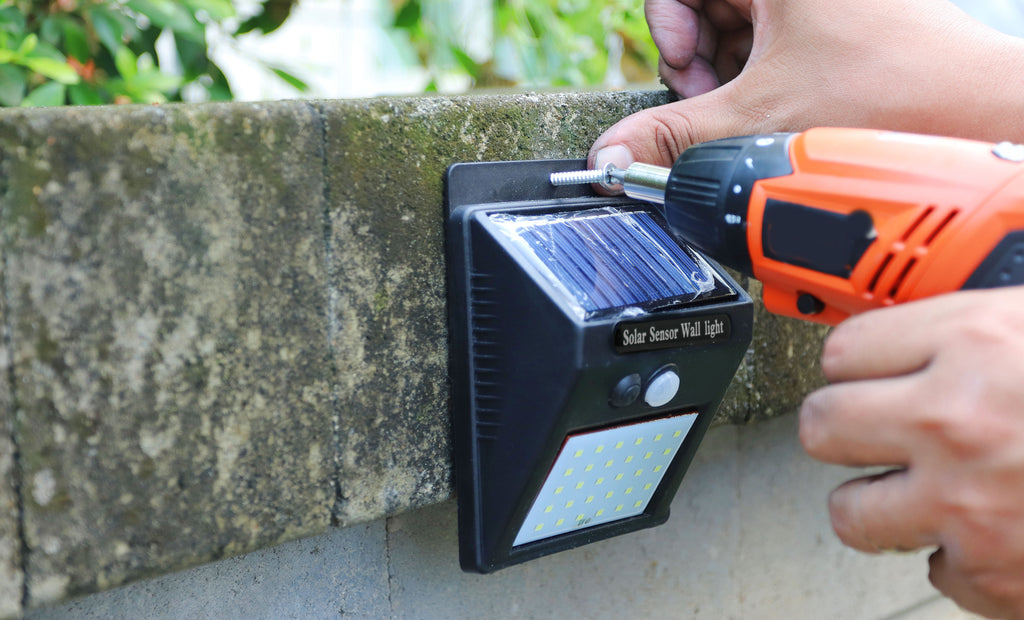 Bright Basics Solar Sensor Outdoor LED Light
