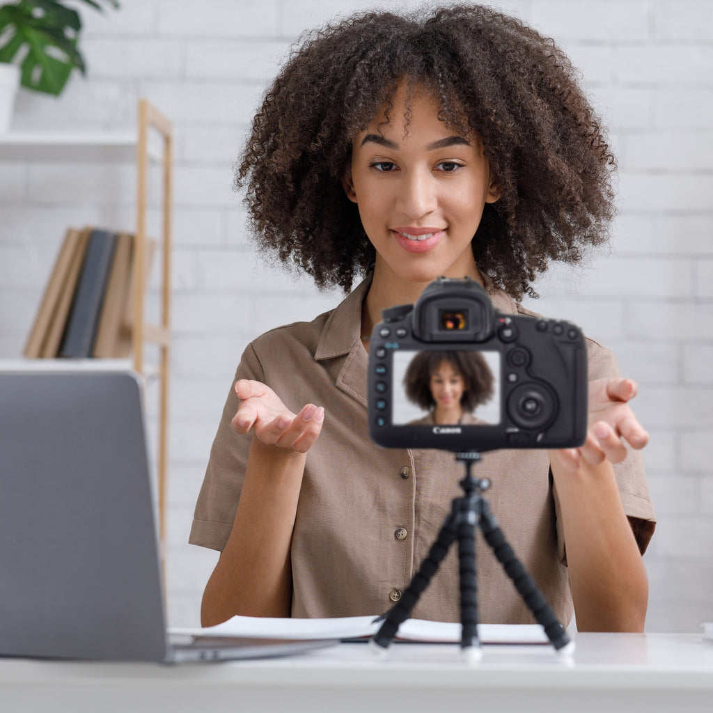 U-Stream Flex Flexible Tripod & Streaming Studio