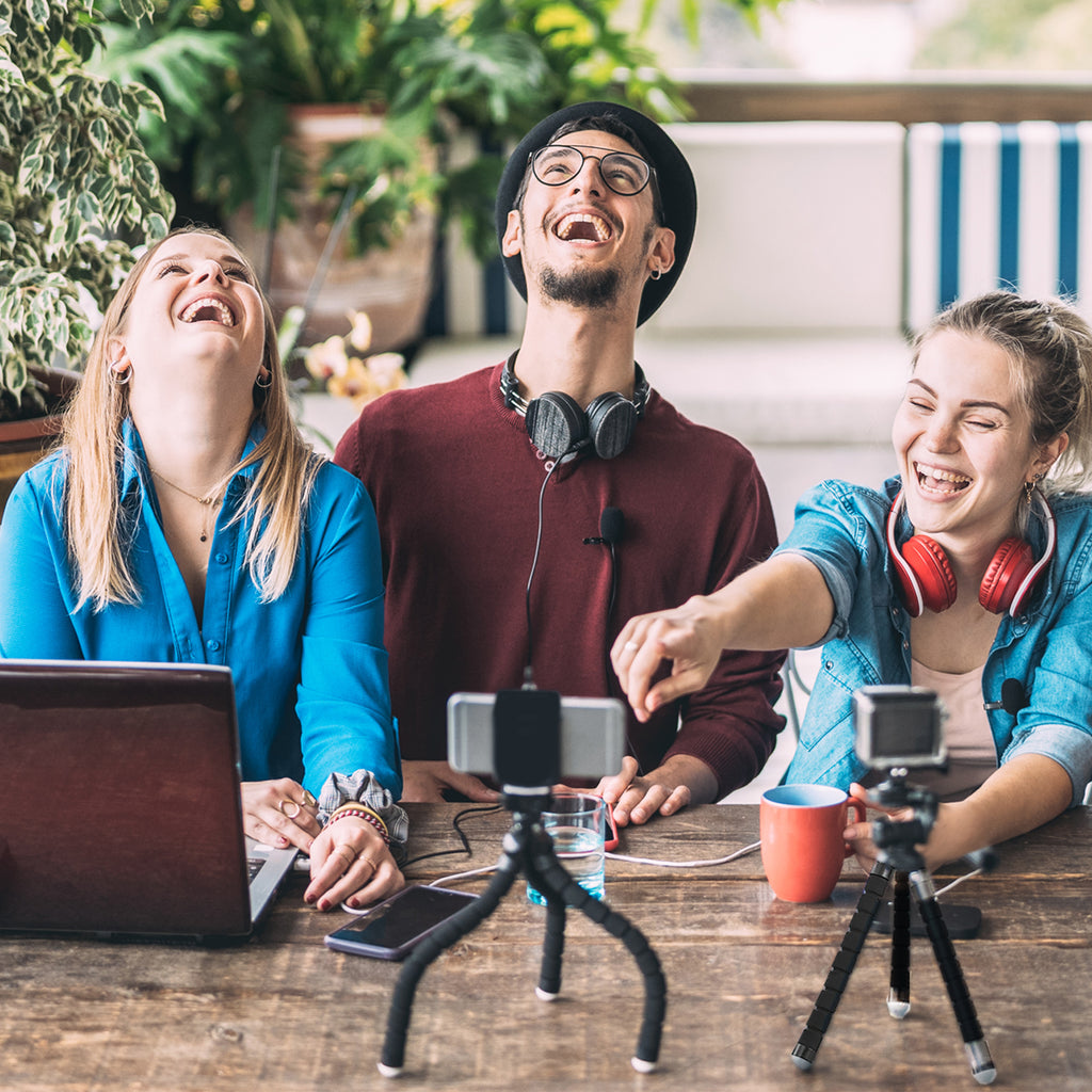 U-Stream Flex Flexible Tripod & Streaming Studio